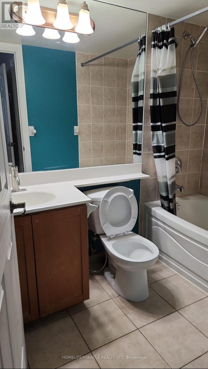 1624 - 700 Humberwood Boulevard, Toronto, ON - Indoor Photo Showing Bathroom