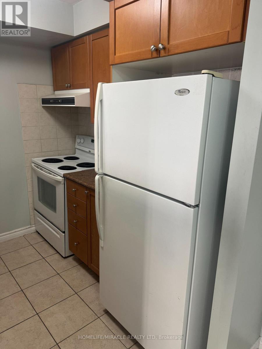 1624 - 700 Humberwood Boulevard, Toronto, ON - Indoor Photo Showing Kitchen
