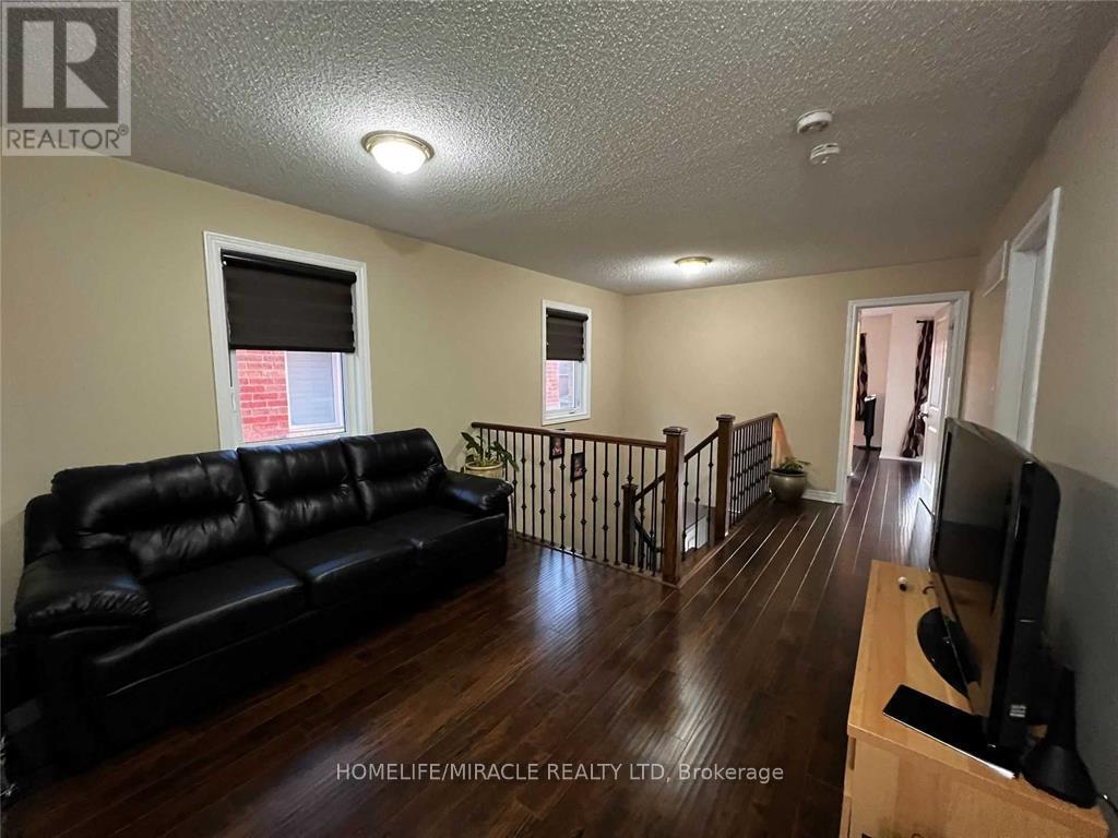 17 Gosling Street, Brampton, ON - Indoor