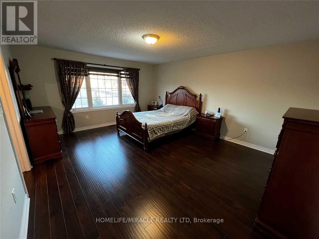 17 Gosling Street, Brampton, ON - Indoor Photo Showing Bedroom