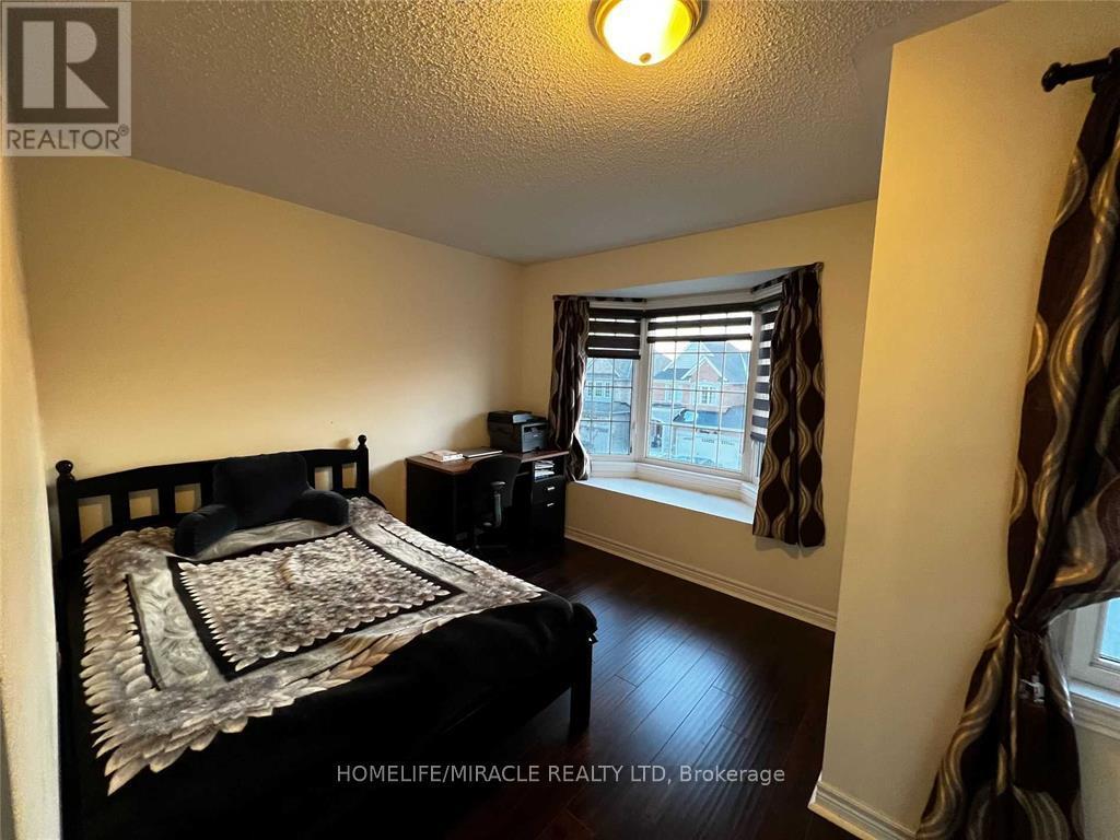 17 Gosling Street, Brampton, ON - Indoor Photo Showing Bedroom