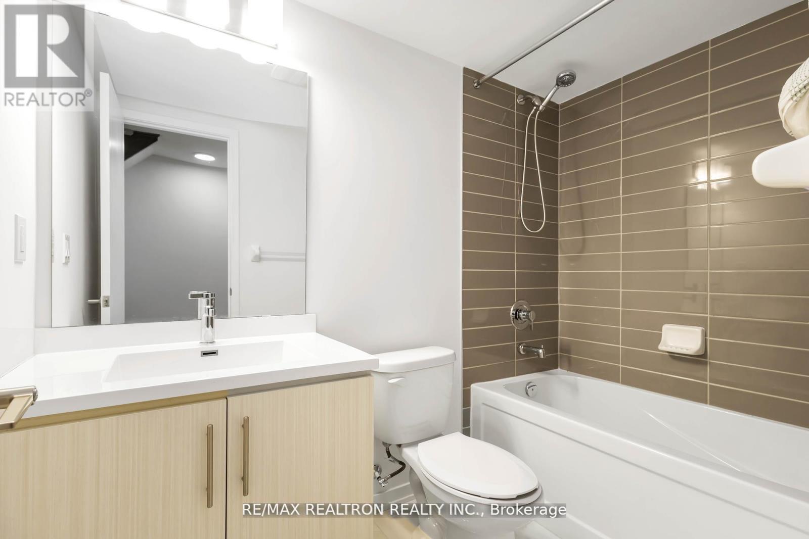 89 - 20 William Jackson Way, Toronto, ON - Indoor Photo Showing Bathroom