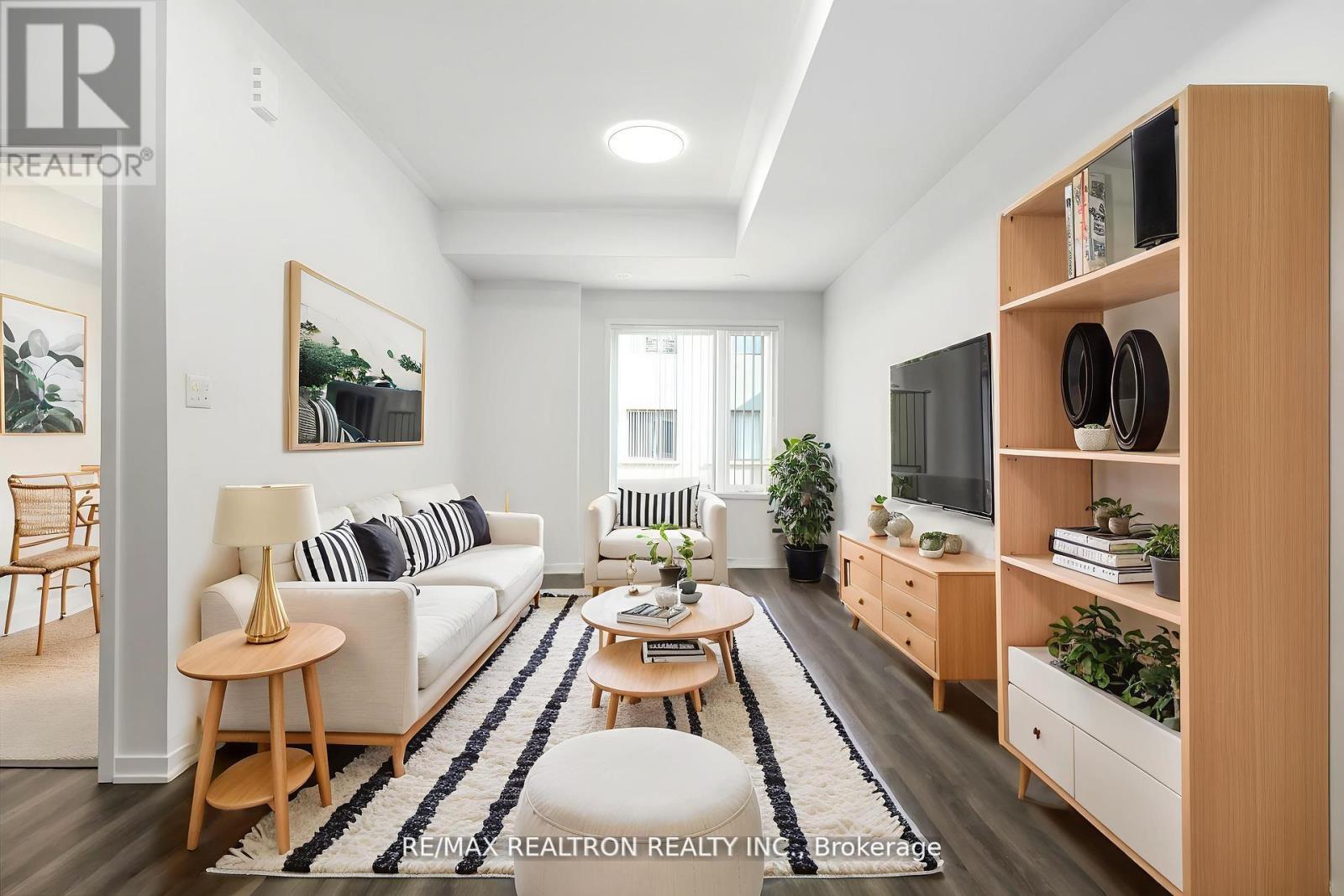 89 - 20 William Jackson Way, Toronto, ON - Indoor Photo Showing Living Room