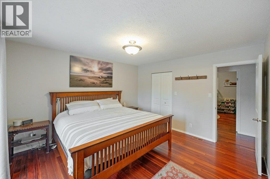 459 Johnson Crescent, Oliver, BC - Indoor Photo Showing Bedroom