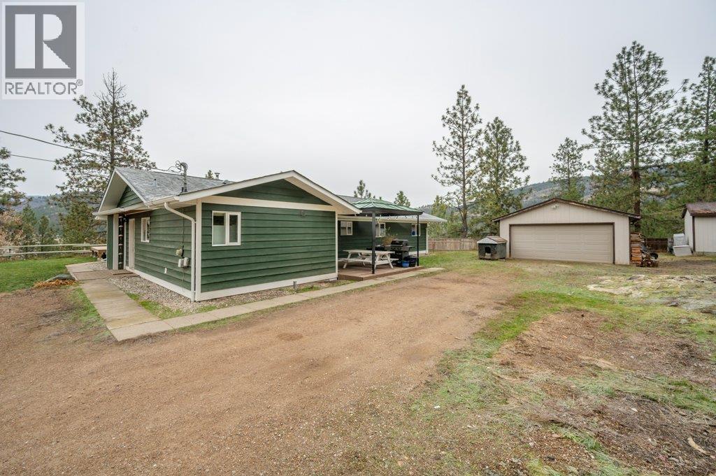 459 Johnson Crescent, Oliver, BC - Outdoor