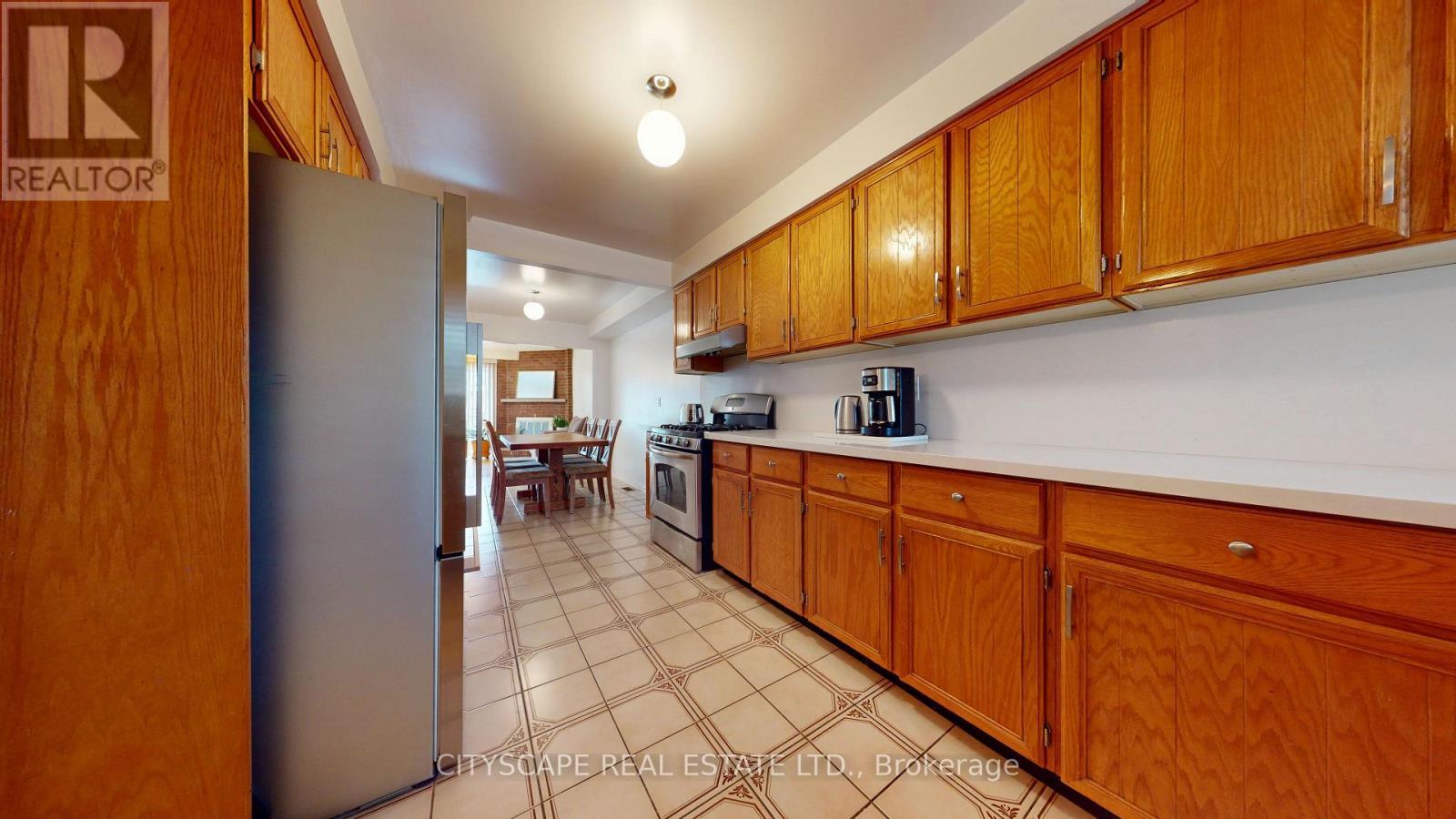 67 Brickstone Circle, Vaughan, ON - Indoor Photo Showing Kitchen