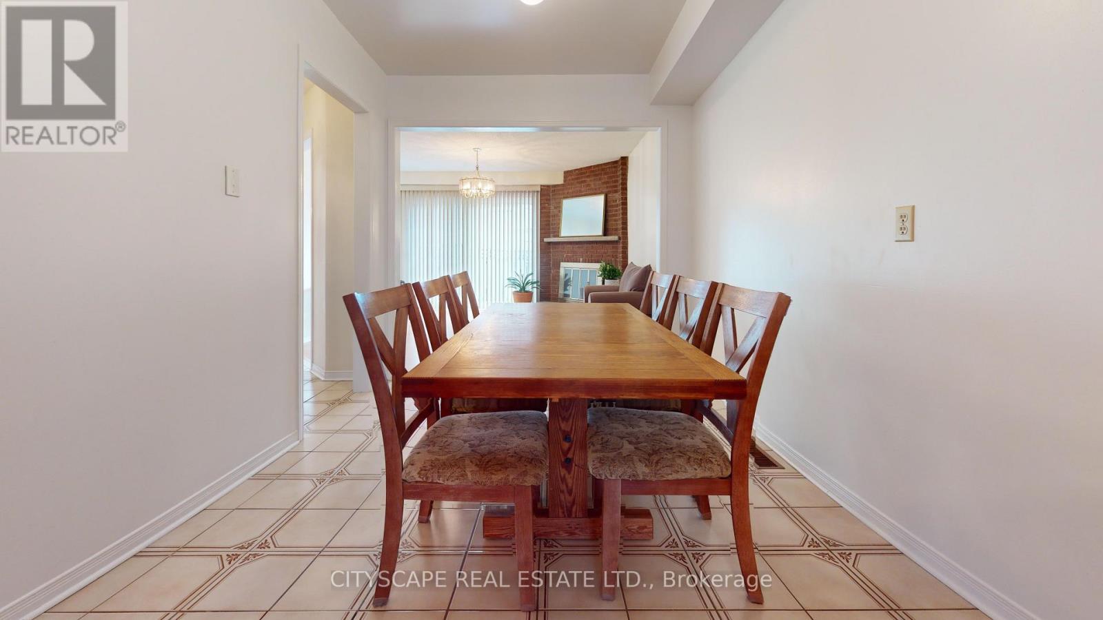 67 Brickstone Circle, Vaughan, ON - Indoor Photo Showing Dining Room