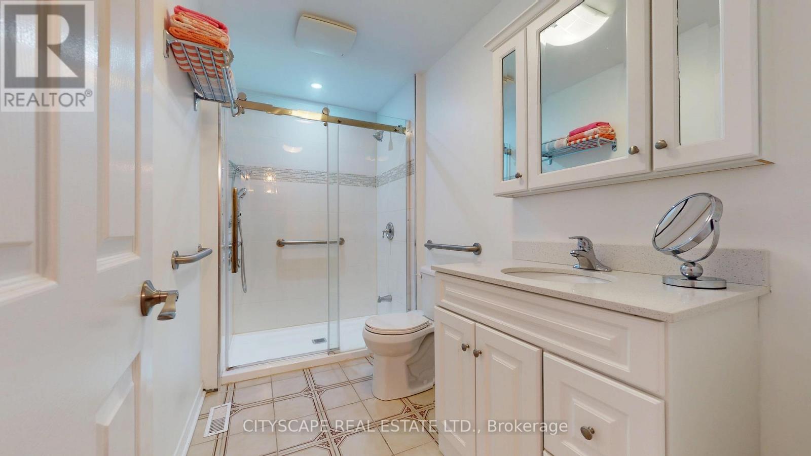 67 Brickstone Circle, Vaughan, ON - Indoor Photo Showing Bathroom