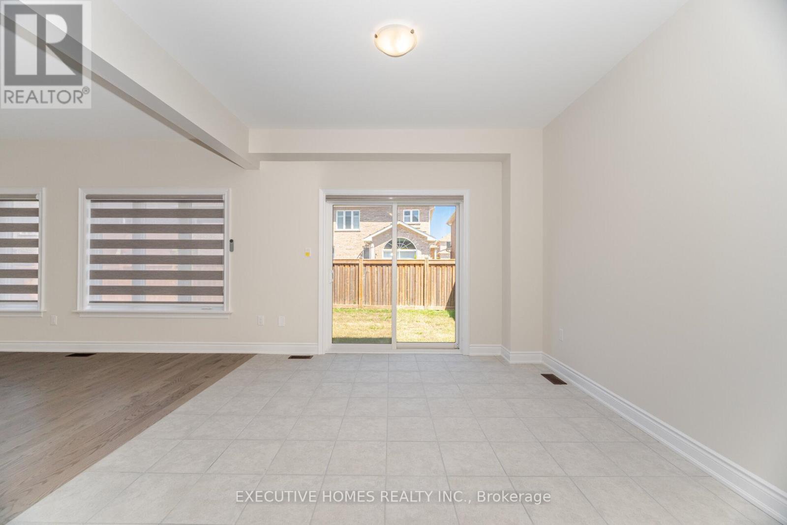 6 Mac Campbell Way, Bradford West Gwillimbury, ON - Indoor Photo Showing Other Room