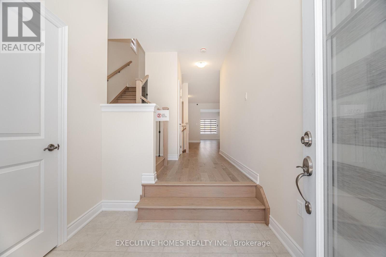 6 Mac Campbell Way, Bradford West Gwillimbury, ON - Indoor Photo Showing Other Room