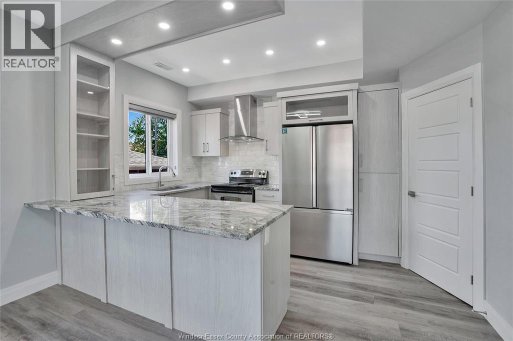 1044 Howard Avenue Unit# A, Windsor, ON - Indoor Photo Showing Kitchen With Stainless Steel Kitchen With Upgraded Kitchen