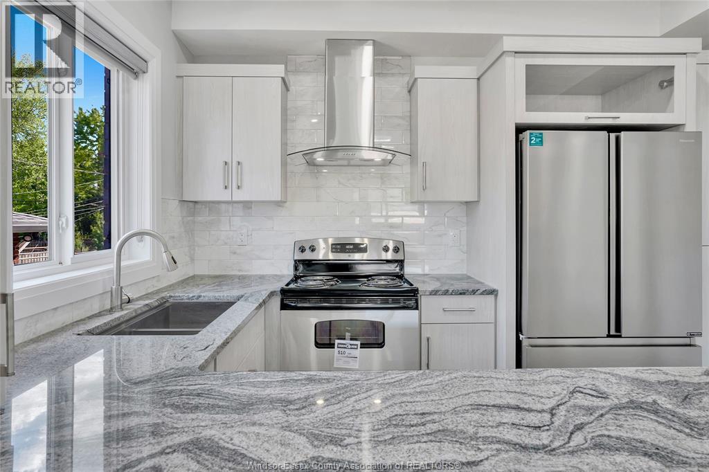 1044 Howard Avenue Unit# A, Windsor, ON - Indoor Photo Showing Kitchen With Stainless Steel Kitchen With Double Sink With Upgraded Kitchen