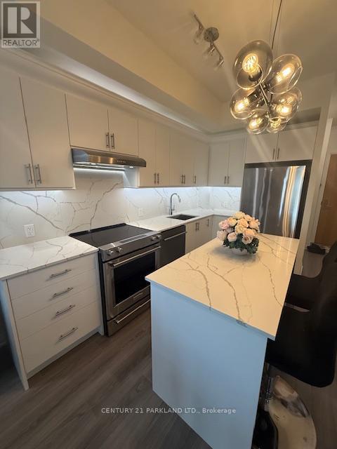 1208 - 8960 Jane Street, Vaughan, ON - Indoor Photo Showing Kitchen With Upgraded Kitchen