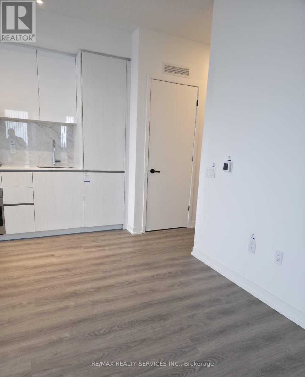 2006 - 8 Interchange Way W, Vaughan, ON - Indoor Photo Showing Other Room