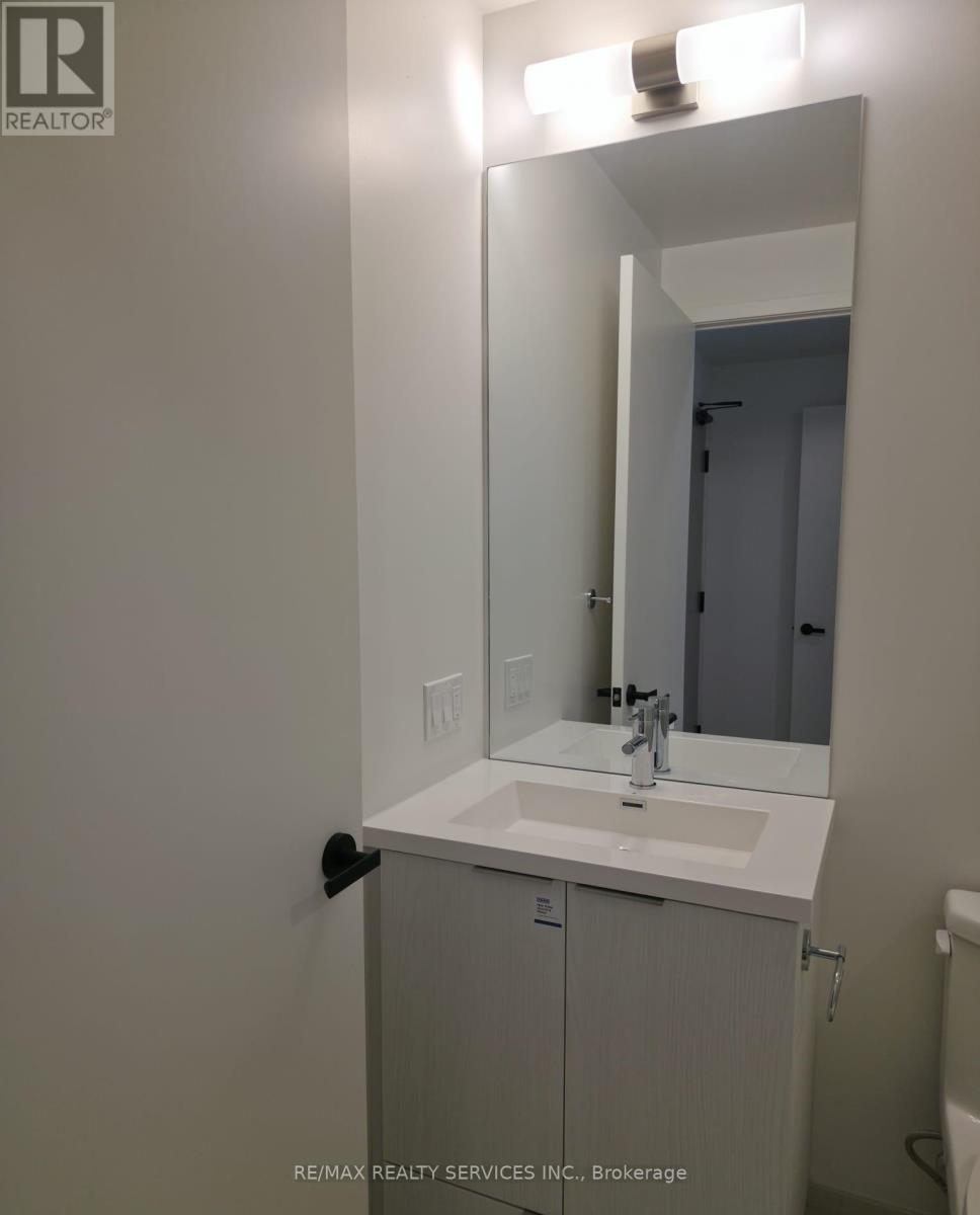 2006 - 8 Interchange Way W, Vaughan, ON - Indoor Photo Showing Bathroom