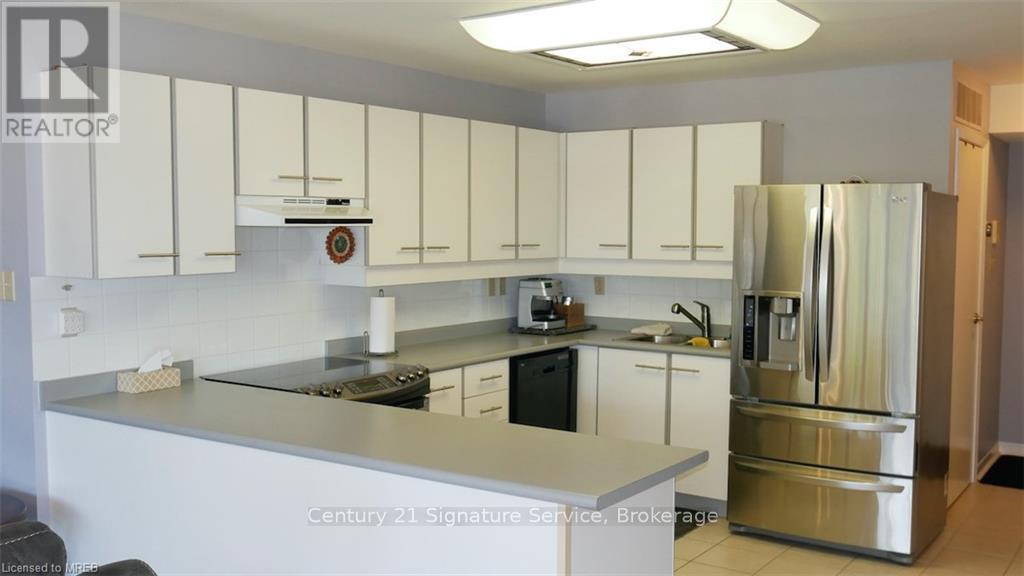 60 - 209472 Highway 26 W, Collingwood, ON - Indoor Photo Showing Kitchen