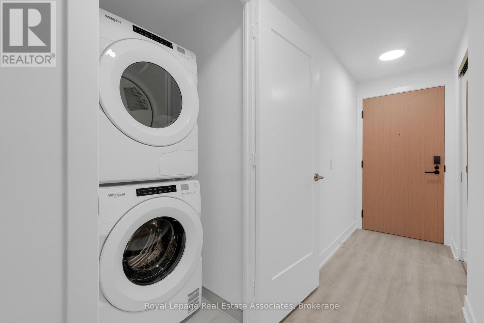 714 - 60 Central Park Roadway, Toronto, ON - Indoor Photo Showing Laundry Room