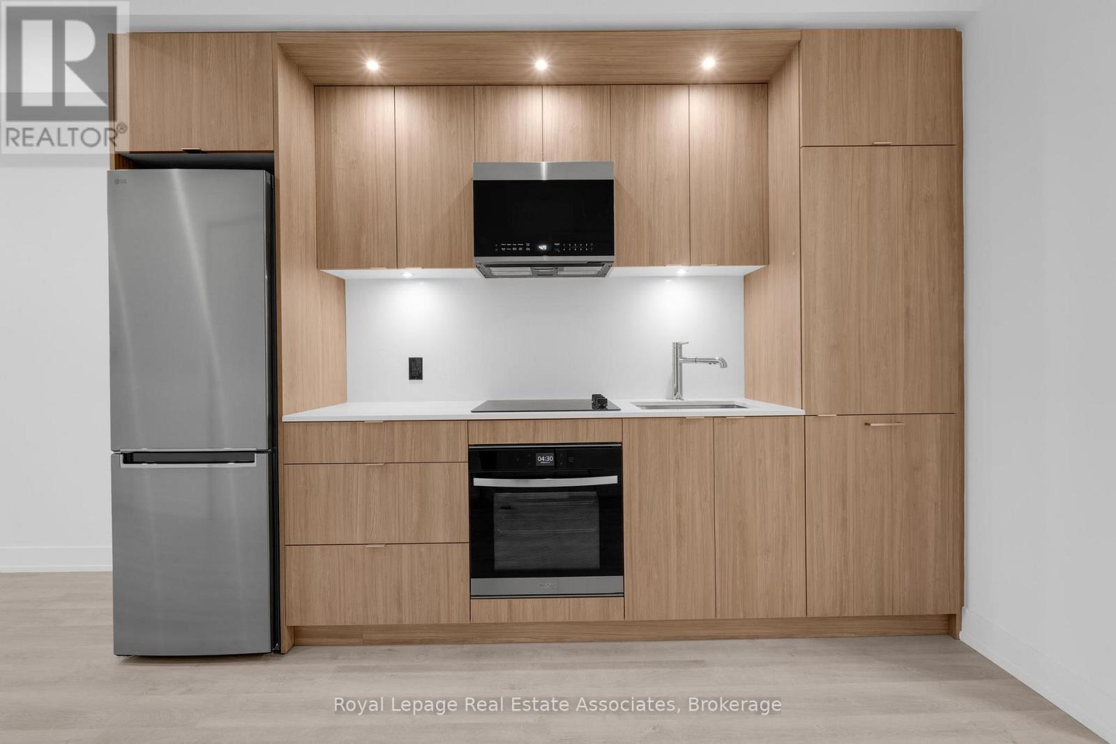 714 - 60 Central Park Roadway, Toronto, ON - Indoor