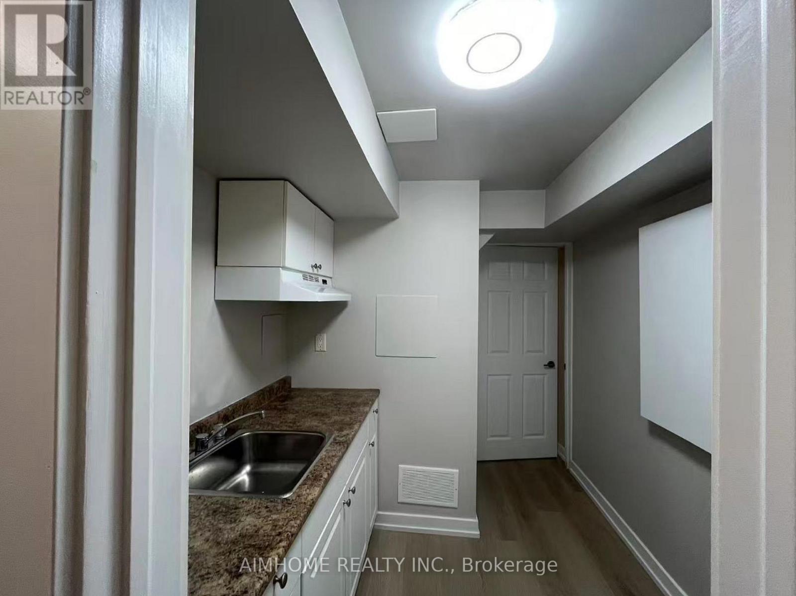 Bsmt - 401 Kittridge Road, Oakville, ON - Indoor Photo Showing Other Room