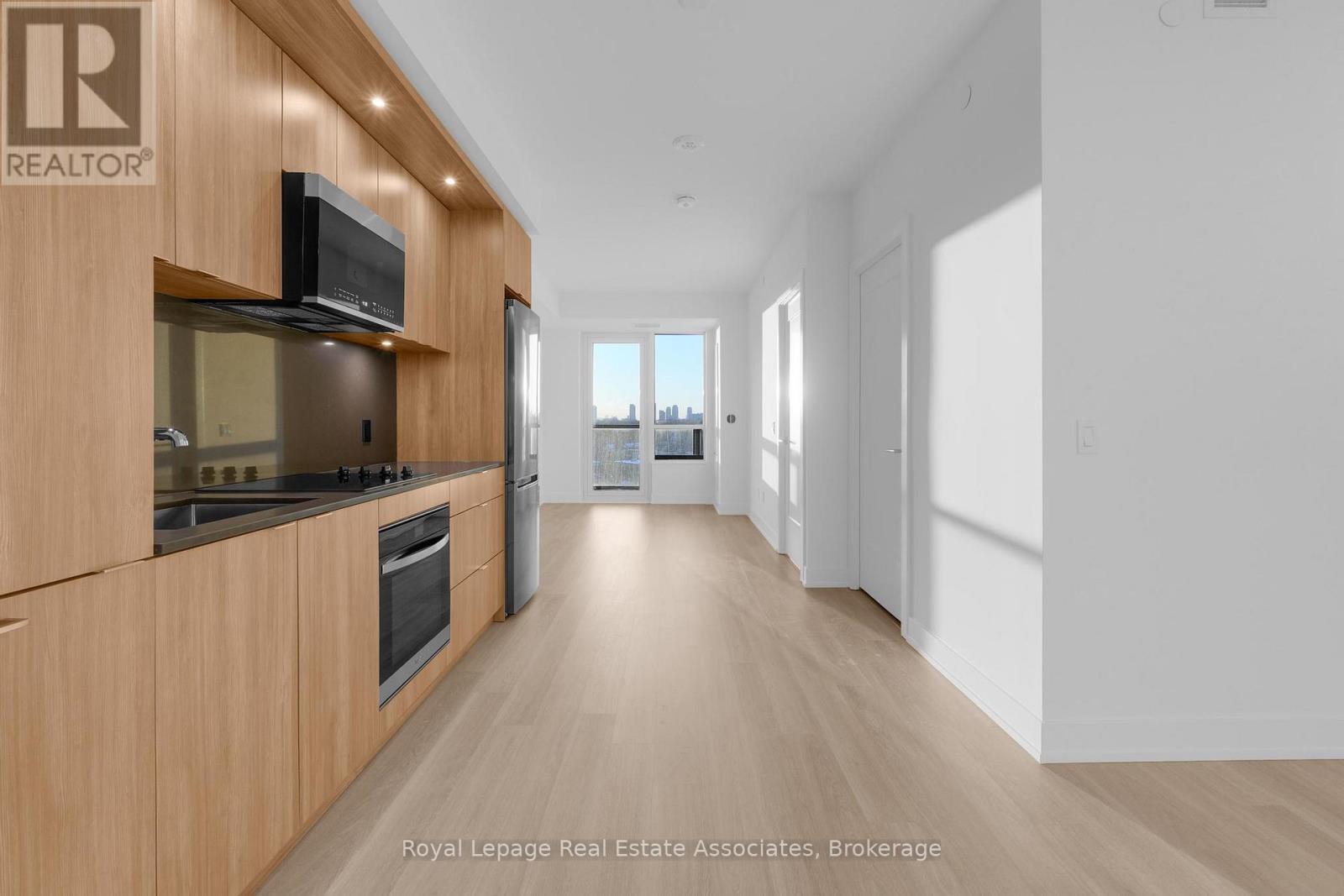 1008 - 60 Central Park Roadway, Toronto, ON - Indoor Photo Showing Kitchen