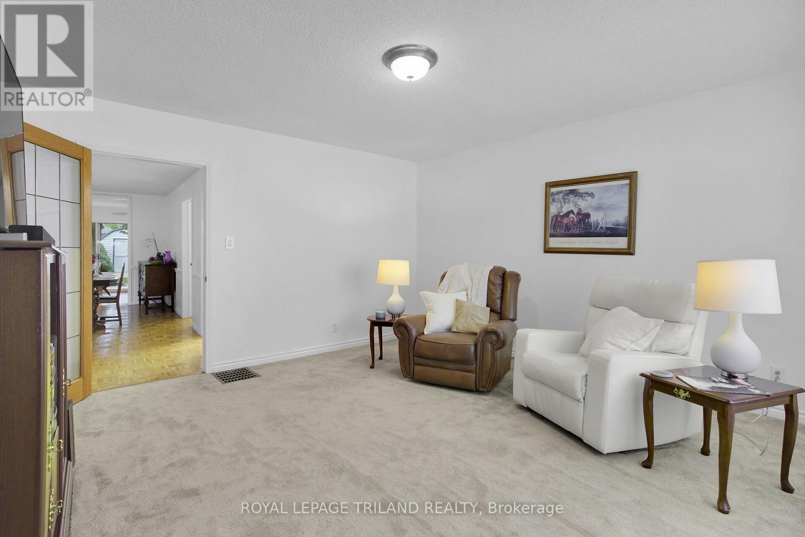 209 Water Street, Lucan Biddulph (Lucan), ON - Indoor