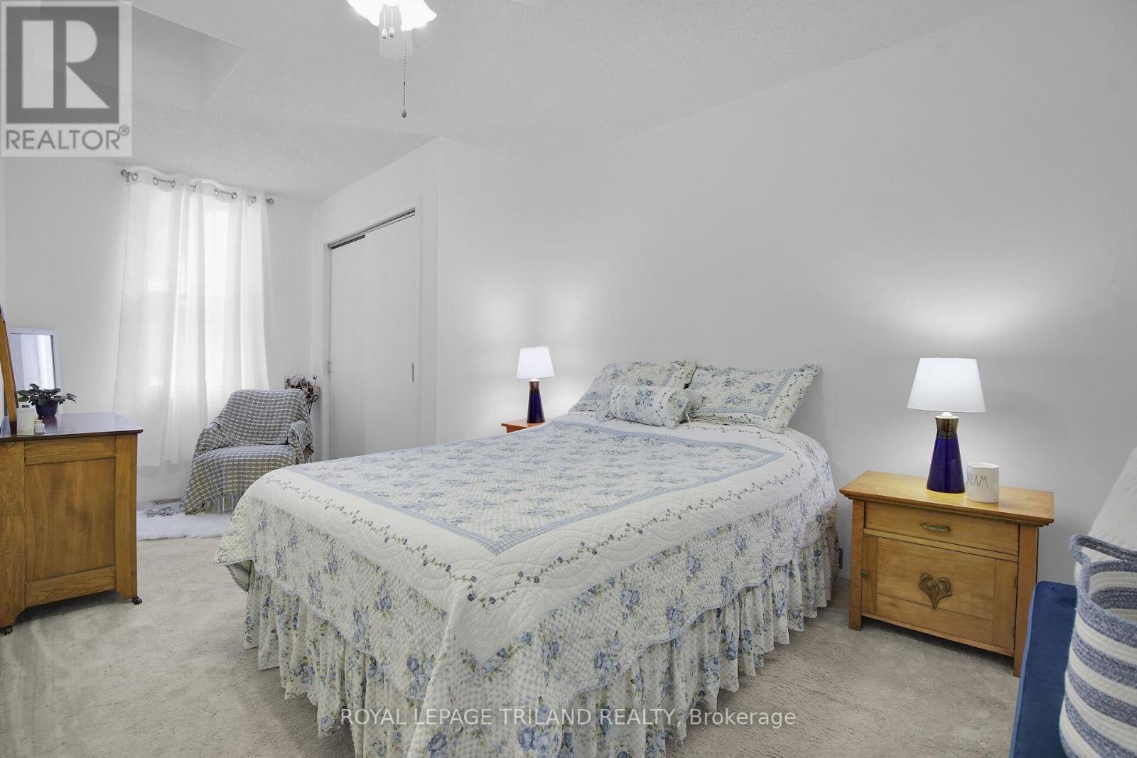209 Water Street, Lucan Biddulph (Lucan), ON - Indoor Photo Showing Bedroom