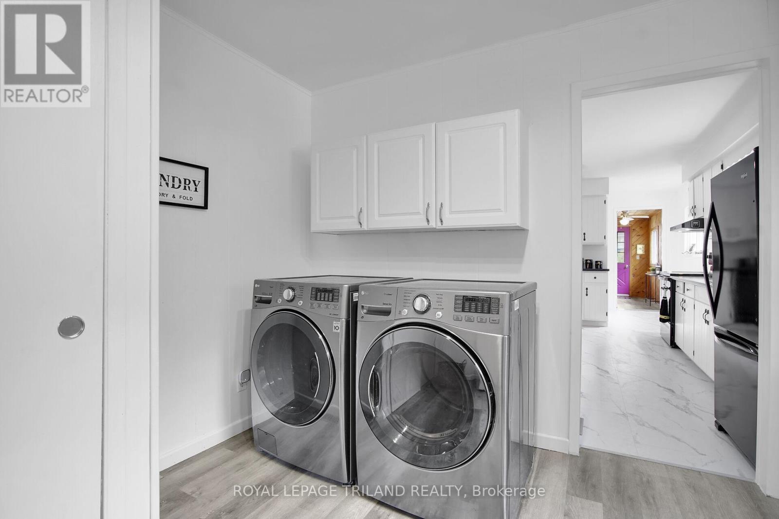 209 Water Street, Lucan Biddulph (Lucan), ON - Indoor Photo Showing Laundry Room