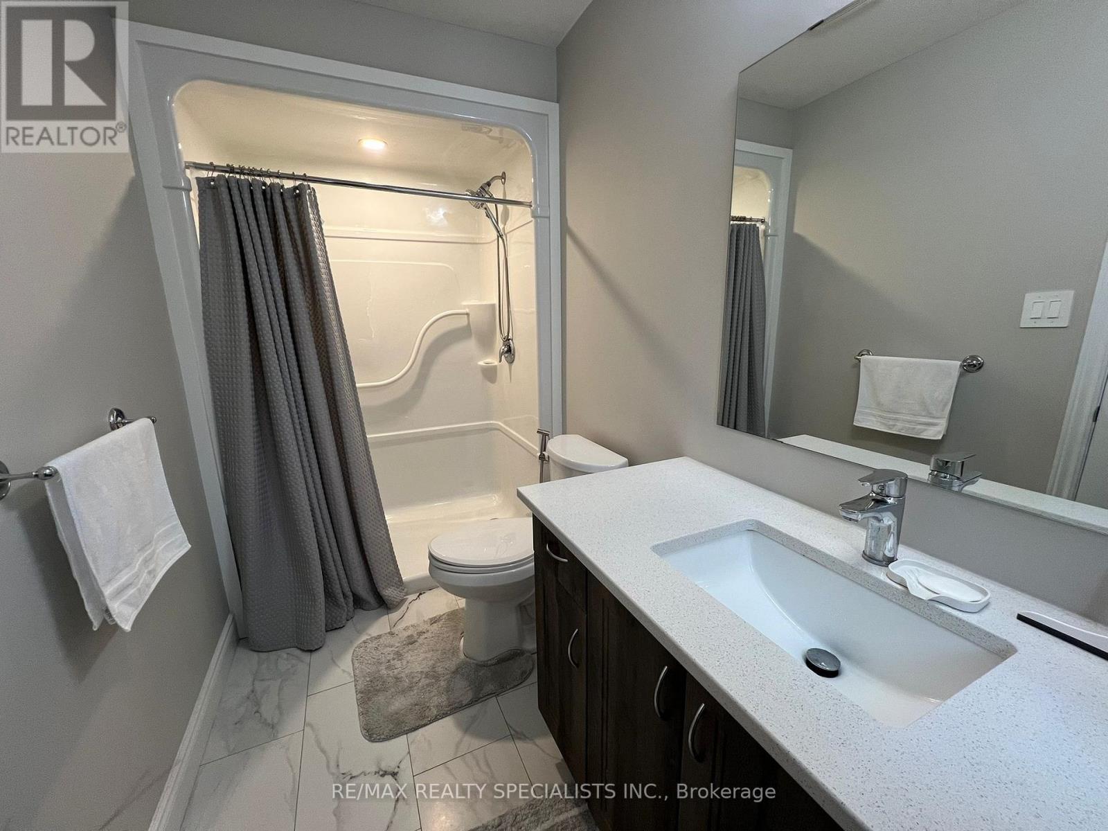 3879 Auckland Avenue, London South, ON - Indoor Photo Showing Bathroom