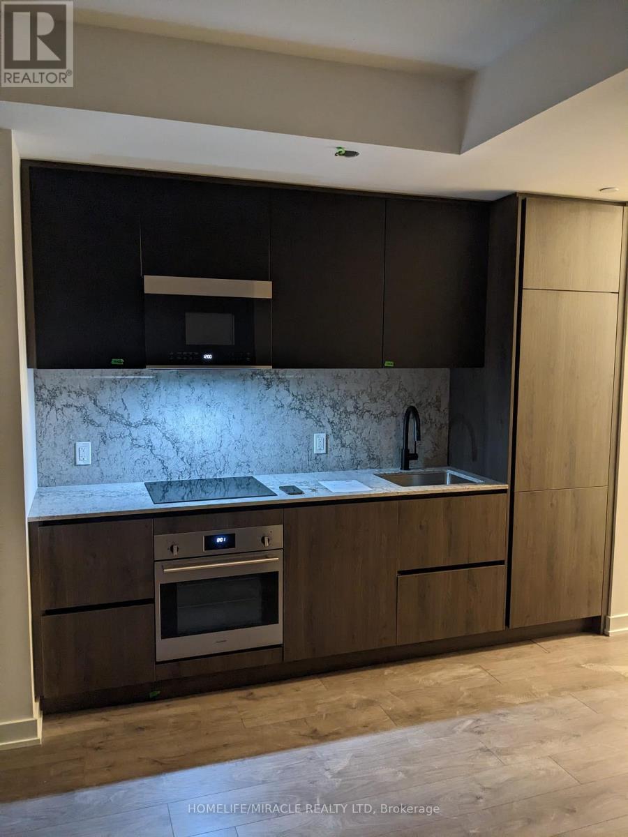 1306 - 108 Peter Street, Toronto, ON - Indoor Photo Showing Kitchen