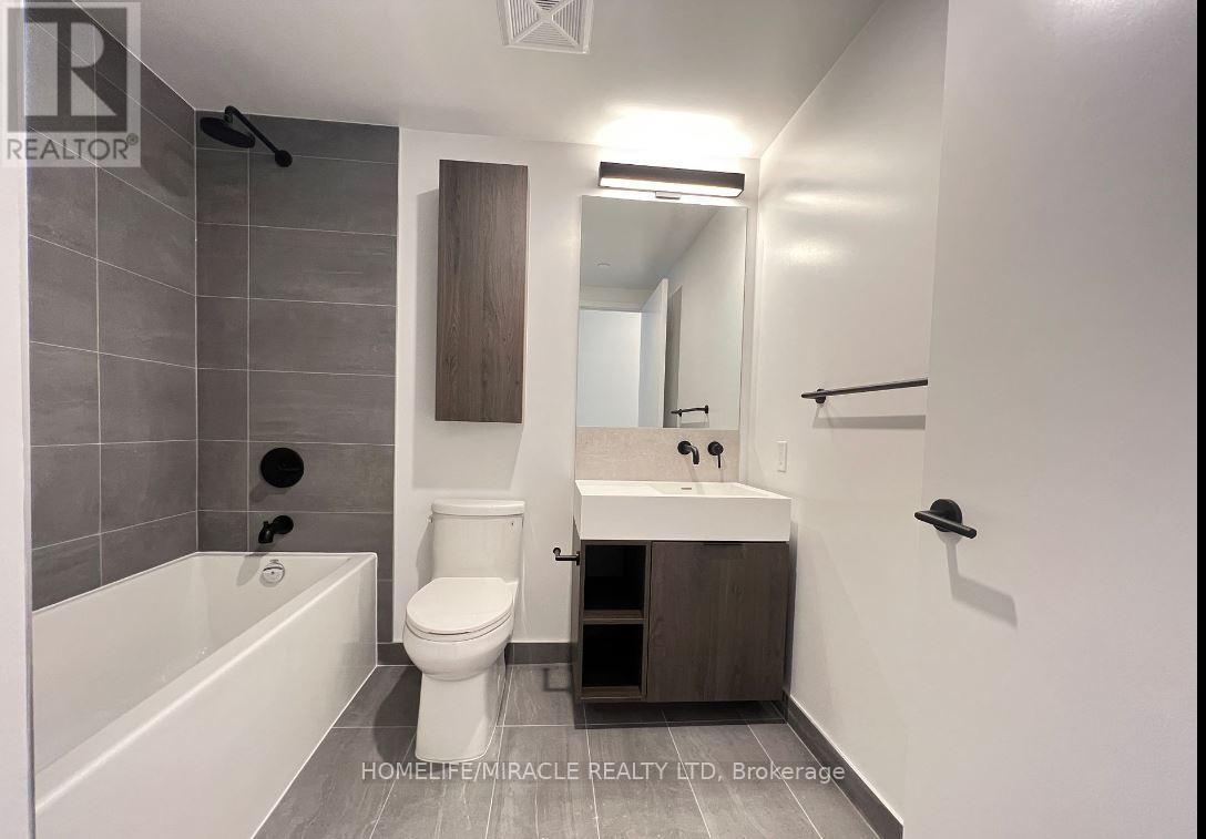 1306 - 108 Peter Street, Toronto, ON - Indoor Photo Showing Bathroom