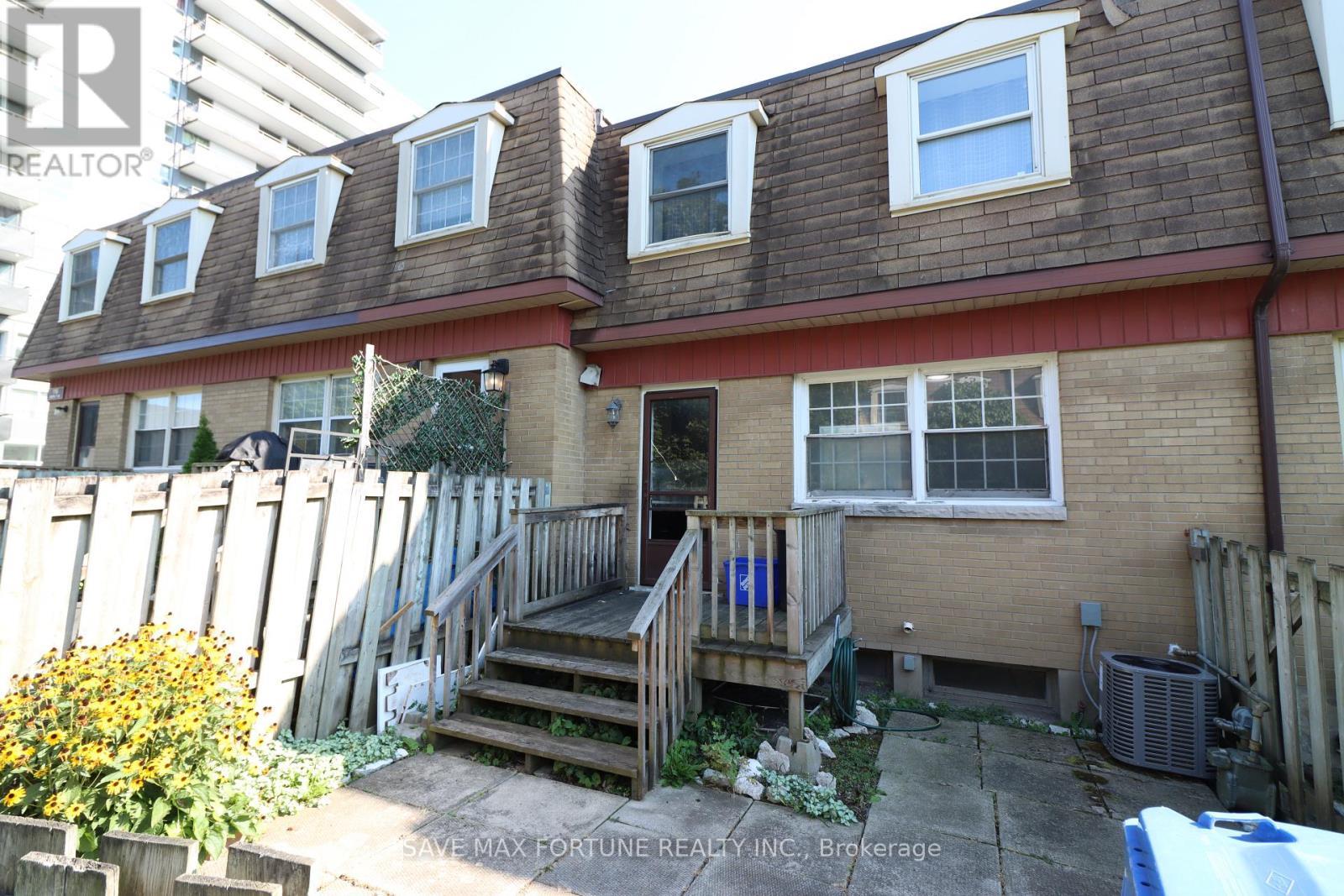 9 - 116 Notch Hill Road, Kingston, ON - Outdoor