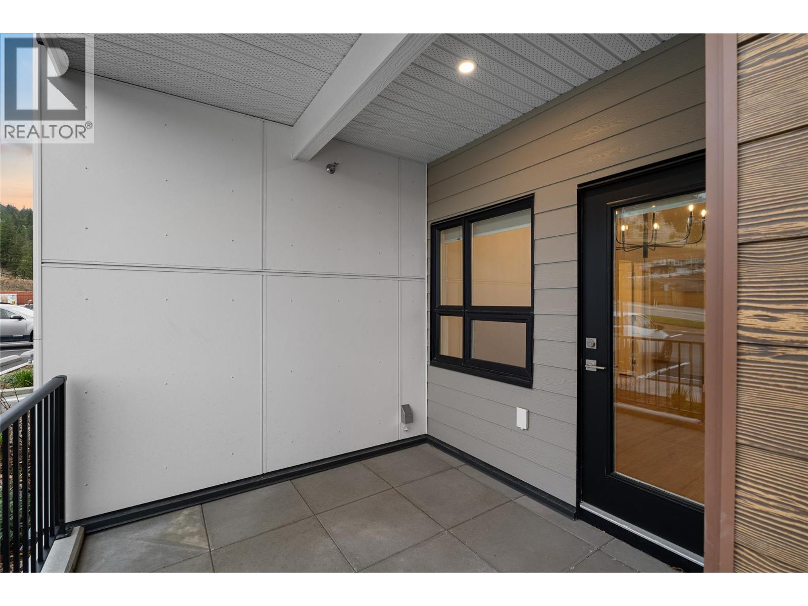 1844 Qu'Appelle Boulevard Unit# 101, Kamloops, BC - Outdoor With Exterior