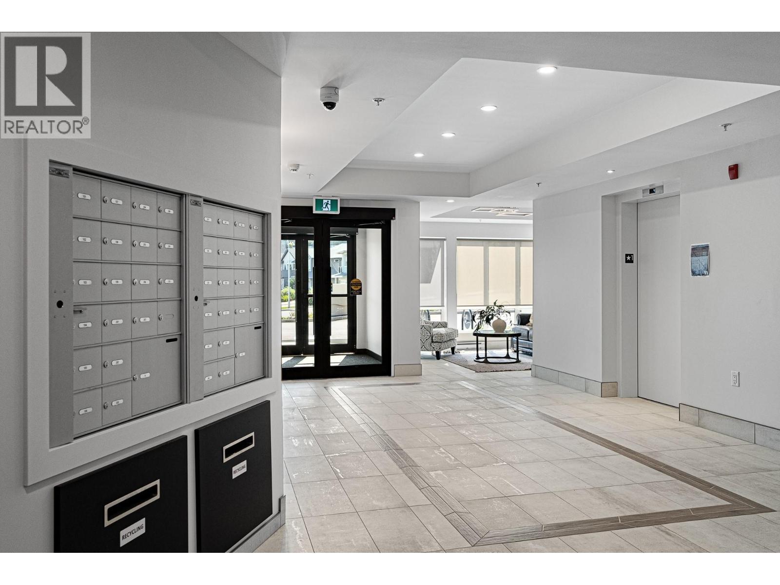 1844 Qu'Appelle Boulevard Unit# 101, Kamloops, BC - Indoor Photo Showing Other Room