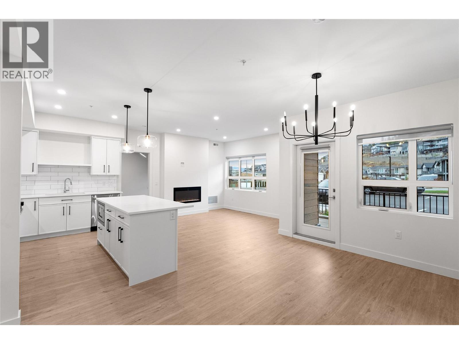 1844 Qu'Appelle Boulevard Unit# 101, Kamloops, BC - Indoor