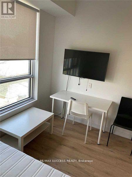 205 - 1800 Simcoe Street N, Oshawa, ON - Indoor