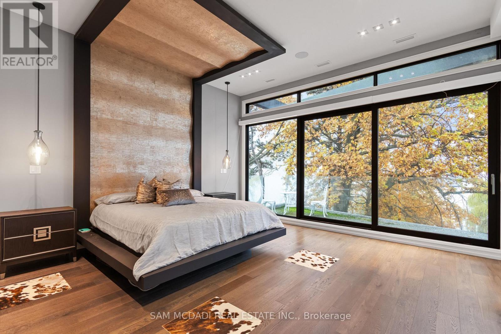 67 Lake Promenade, Toronto, ON - Indoor Photo Showing Bedroom