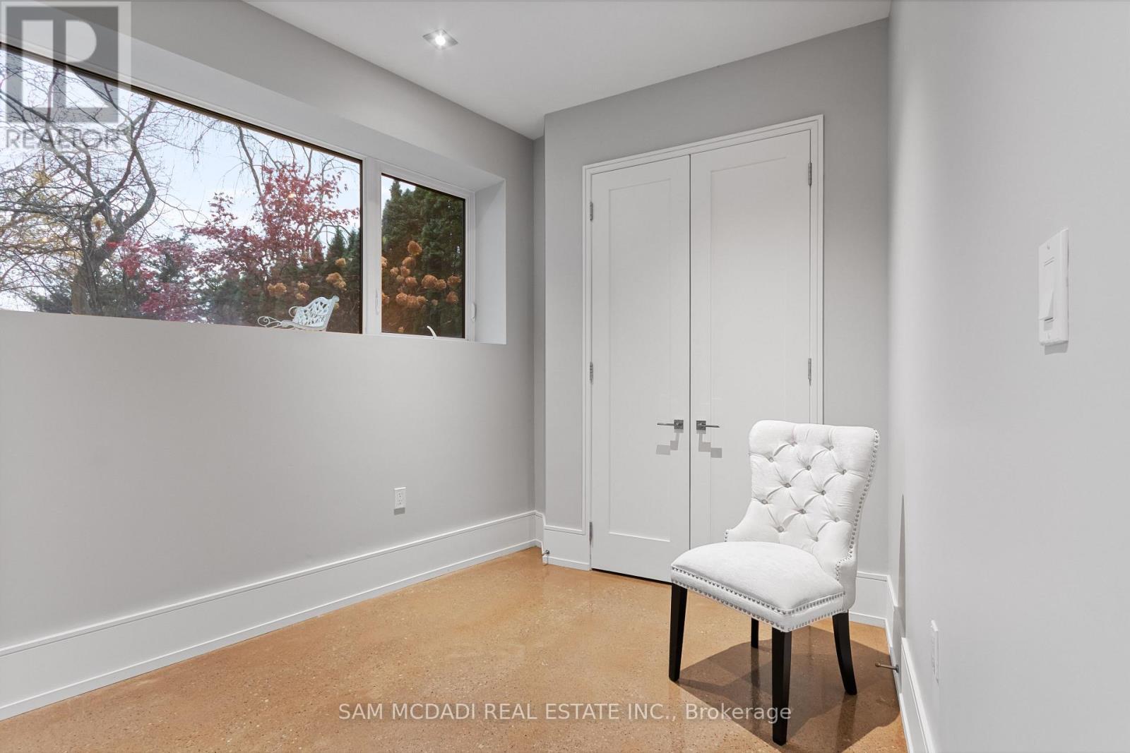 67 Lake Promenade, Toronto, ON - Indoor Photo Showing Other Room