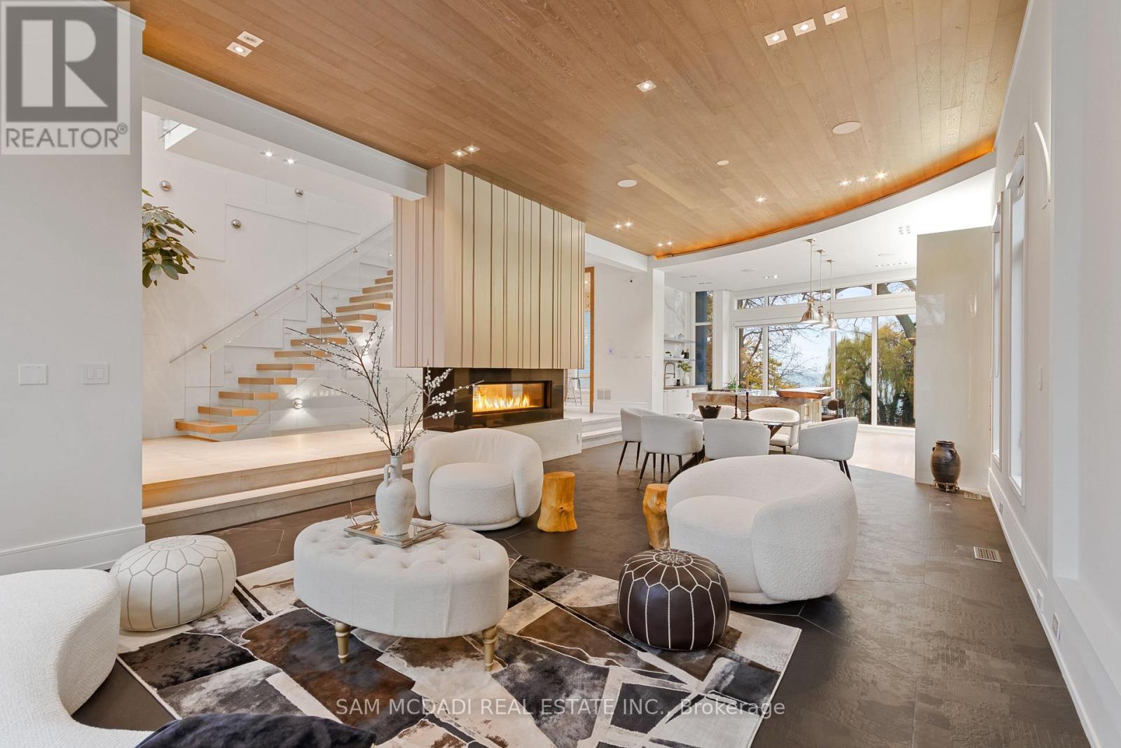 67 Lake Promenade, Toronto, ON - Indoor Photo Showing Other Room