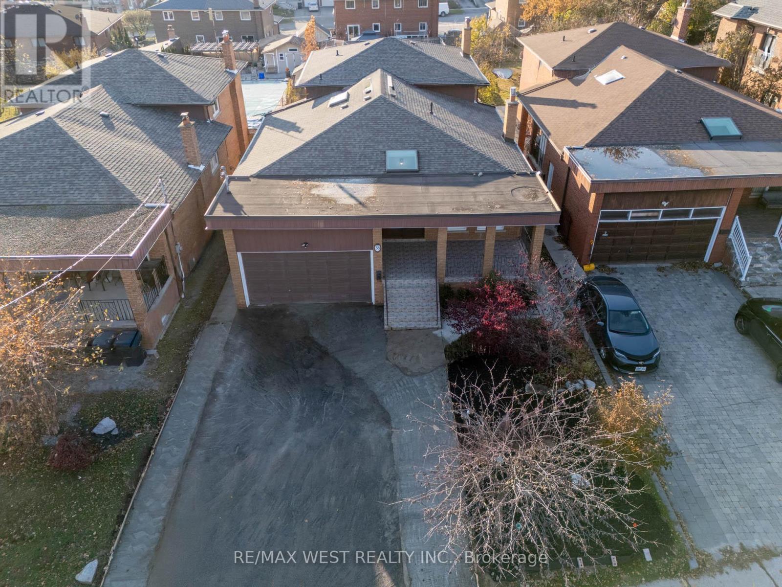 D - 38 Larchmere Avenue, Toronto, ON - Outdoor