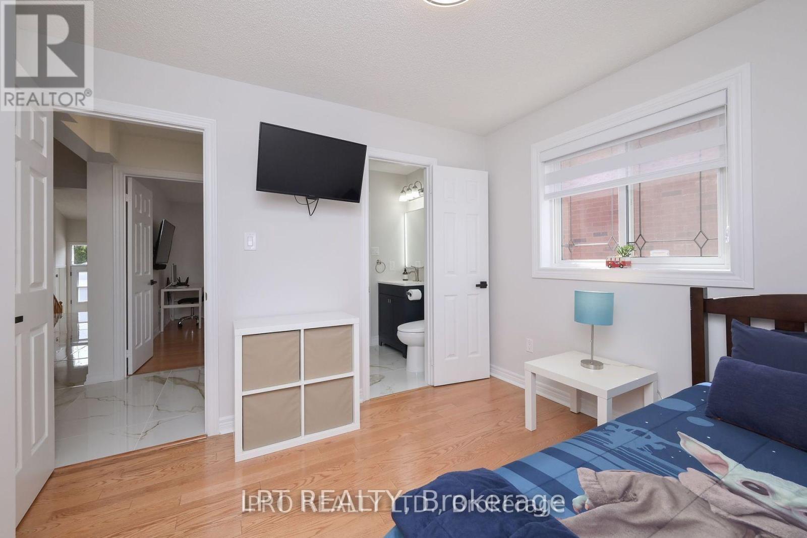 19 Terrastone Court, Caledon, ON - Indoor Photo Showing Bedroom