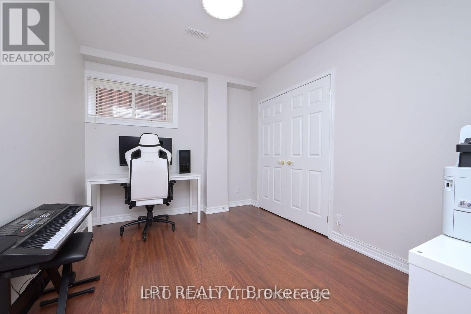 19 Terrastone Court, Caledon, ON - Indoor Photo Showing Laundry Room