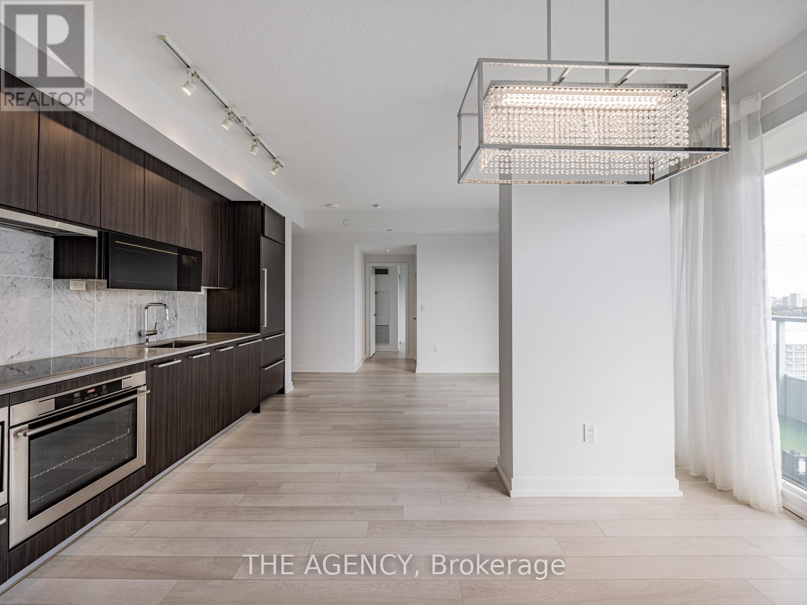 3702 - 117 Mcmahon Drive, Toronto, ON - Indoor Photo Showing Kitchen