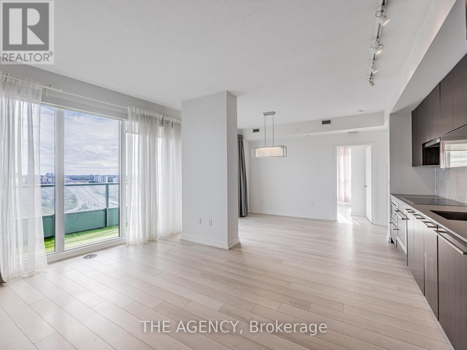 3702 - 117 Mcmahon Drive, Toronto, ON - Indoor Photo Showing Kitchen
