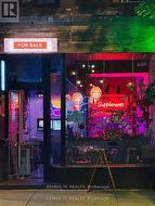 811 QUEEN STREET W Toronto, ON M6J 1G1