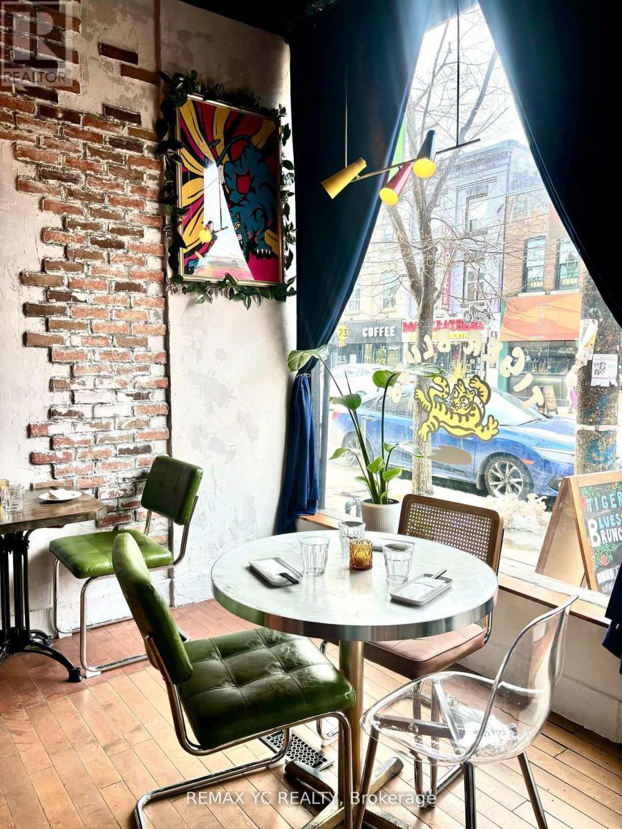 811 Queen Street W, Toronto, ON