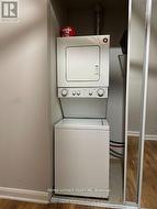 WASHER/DRYER -