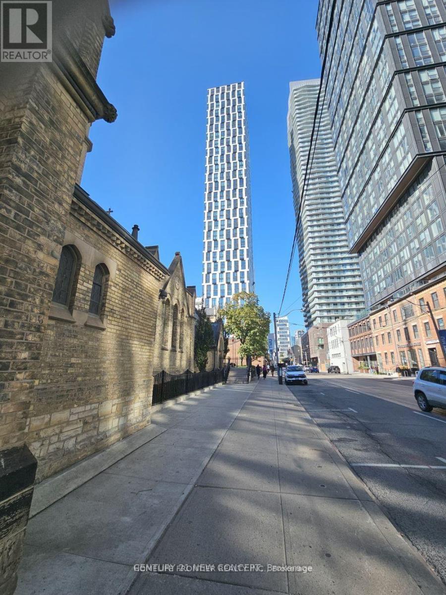 3202 - 252 Church Street, Toronto, ON - Outdoor