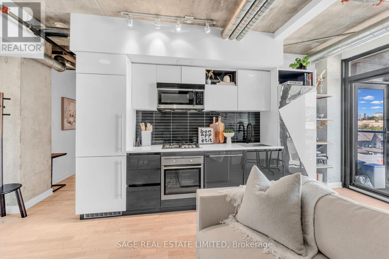 502 - 109 Wolseley Street, Toronto, ON - Indoor Photo Showing Kitchen