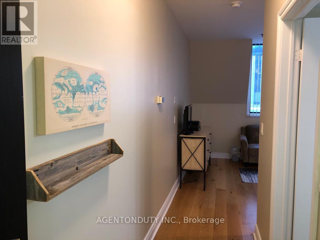 407 - 73 Richmond Street W, Toronto, ON - Indoor Photo Showing Other Room