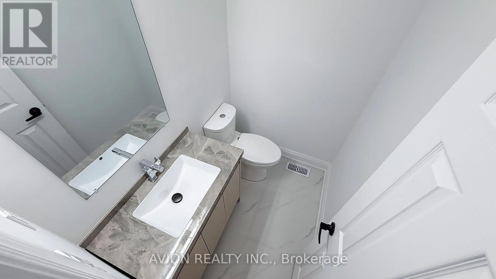 7 Heaslip Terrace, Toronto, ON - Photo Showing Bathroom